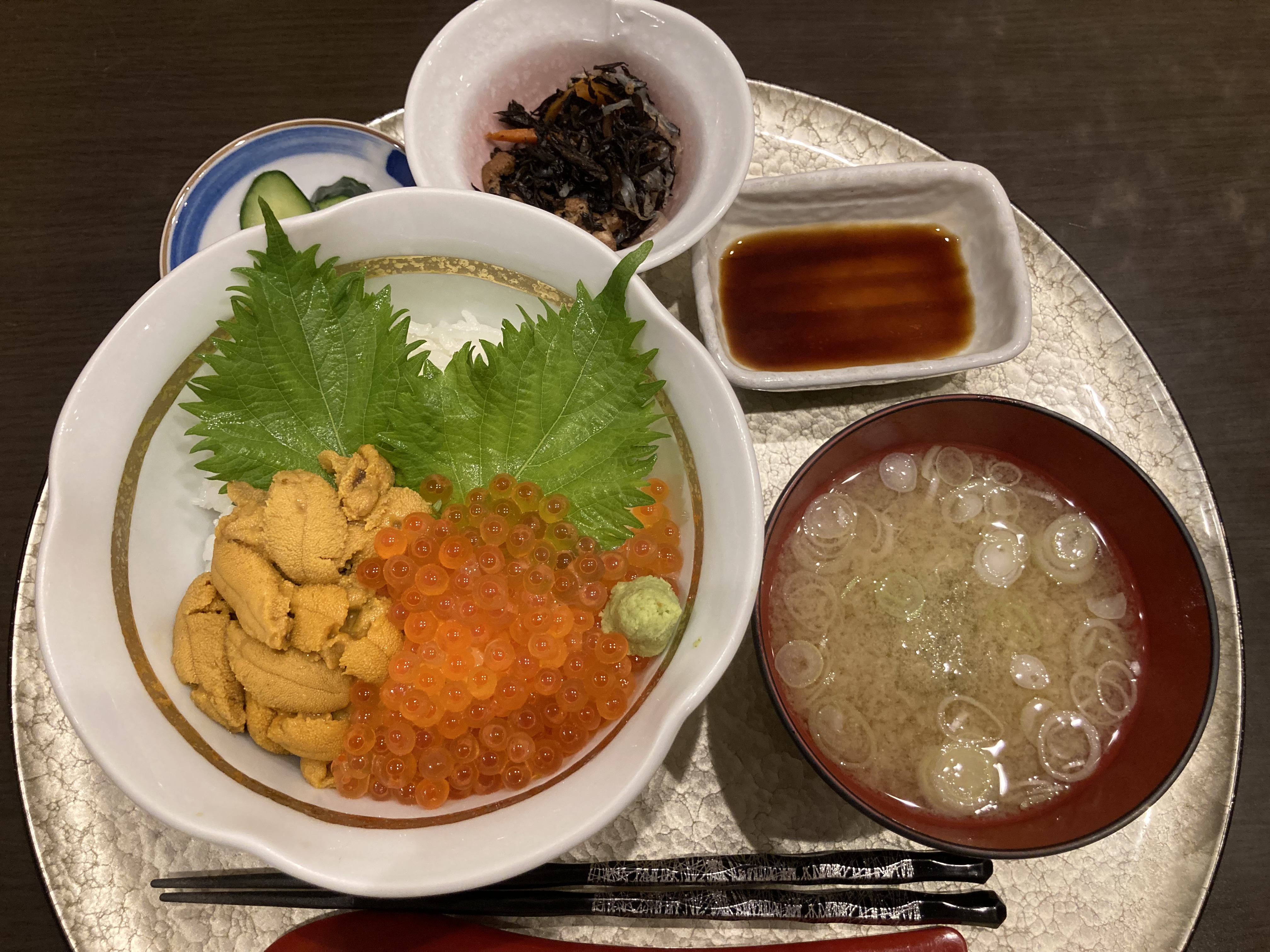 南三陸いくらとうに丼